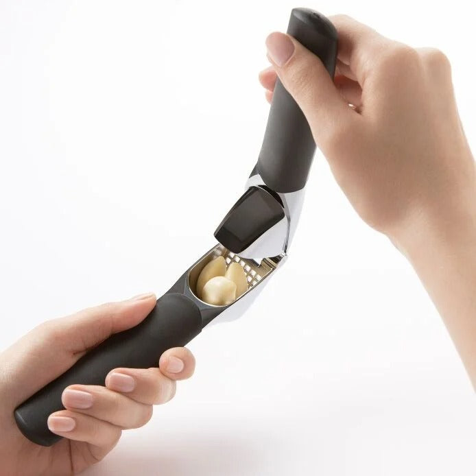 Stainless Steel Garlic Press — Rust-Resistant, Easy-to-Clean Garlic Mincer